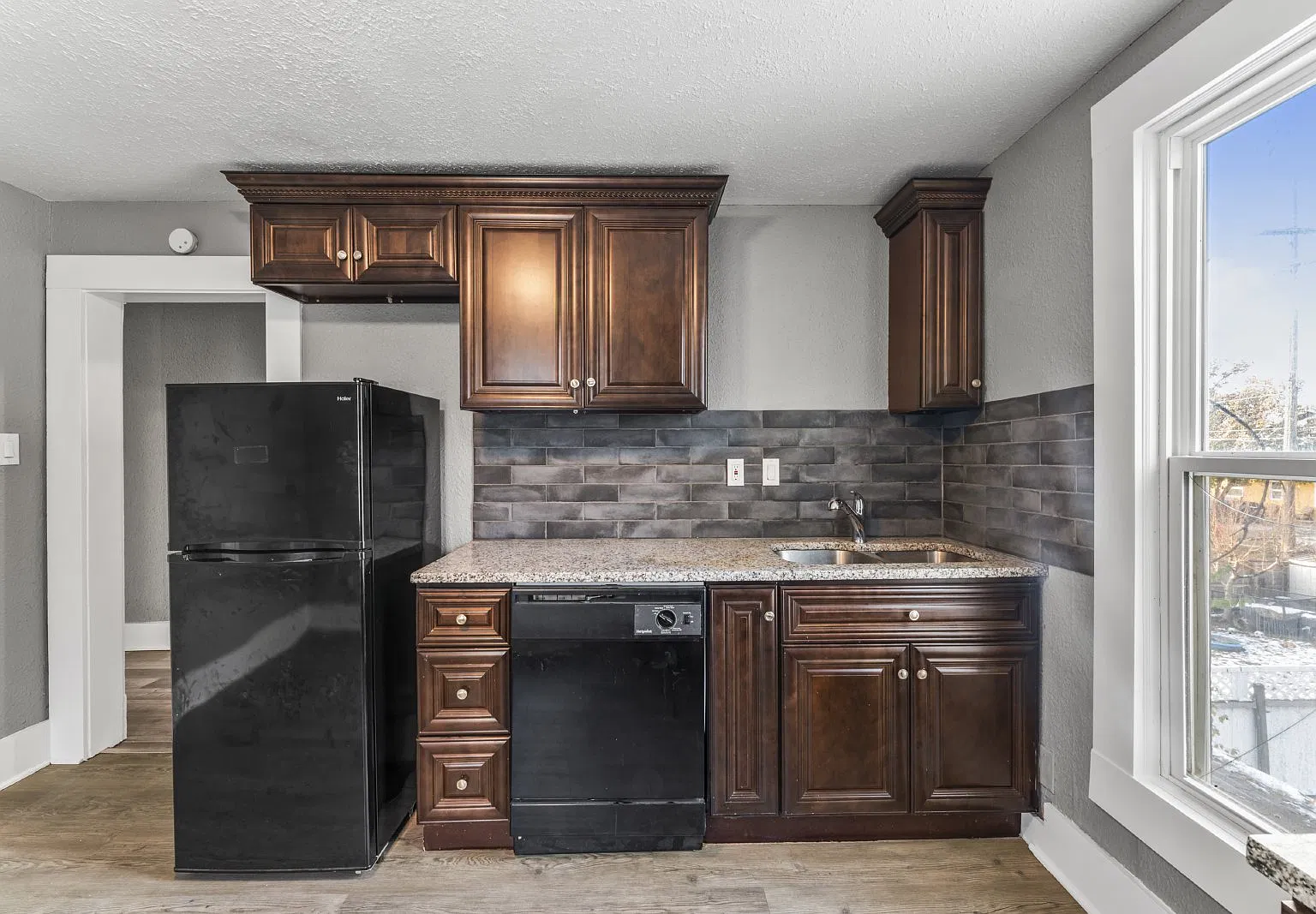 1 bed, 1.0 bath, 728 sqft, $1,100 — Photo 1