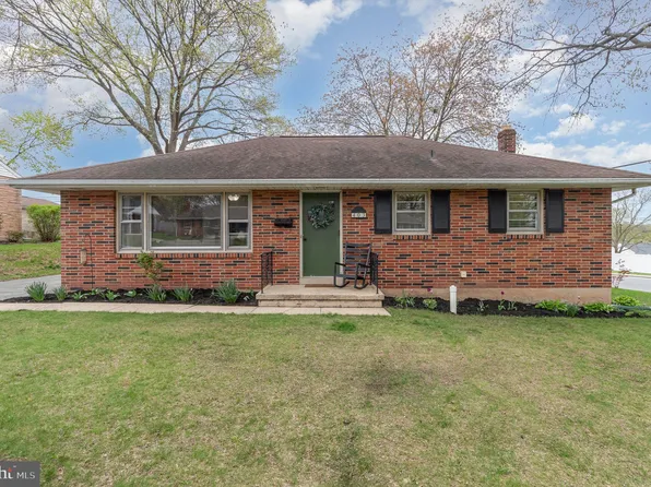 403 N Locust St, Elizabethtown, PA 17022