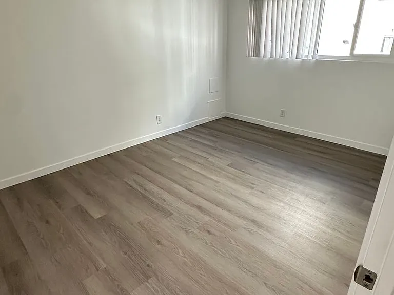 Sepulveda Apartments — Photo 51