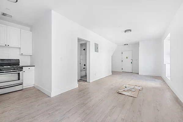 Rented by BH Brokerage Group | media 4
