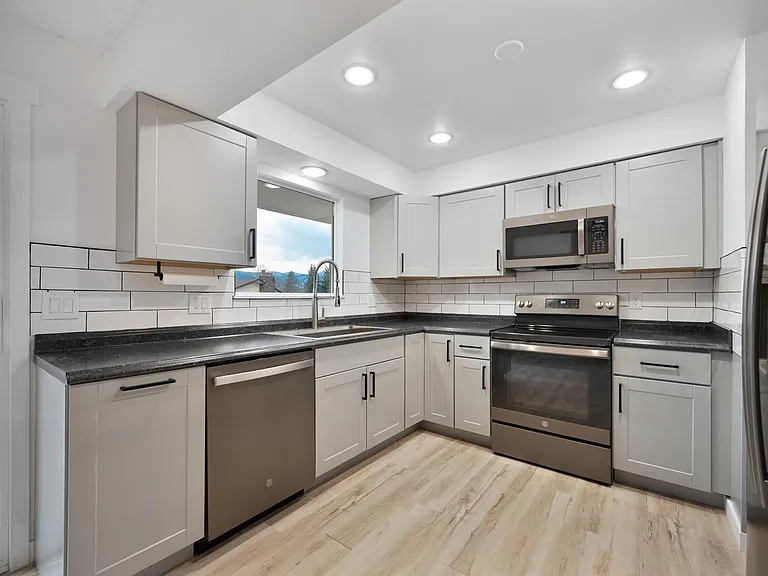 13416 E 26th Ave — Photo 15
