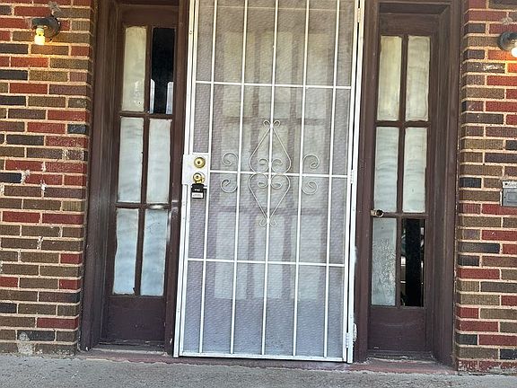 3rd image of 412 SE 15th Ave #2