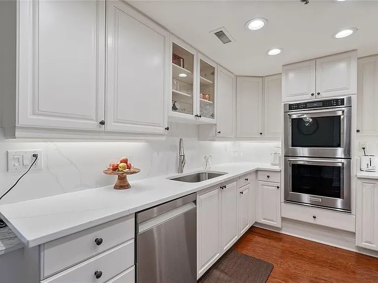 3636 Habersham Rd NW #2404 — Photo 15