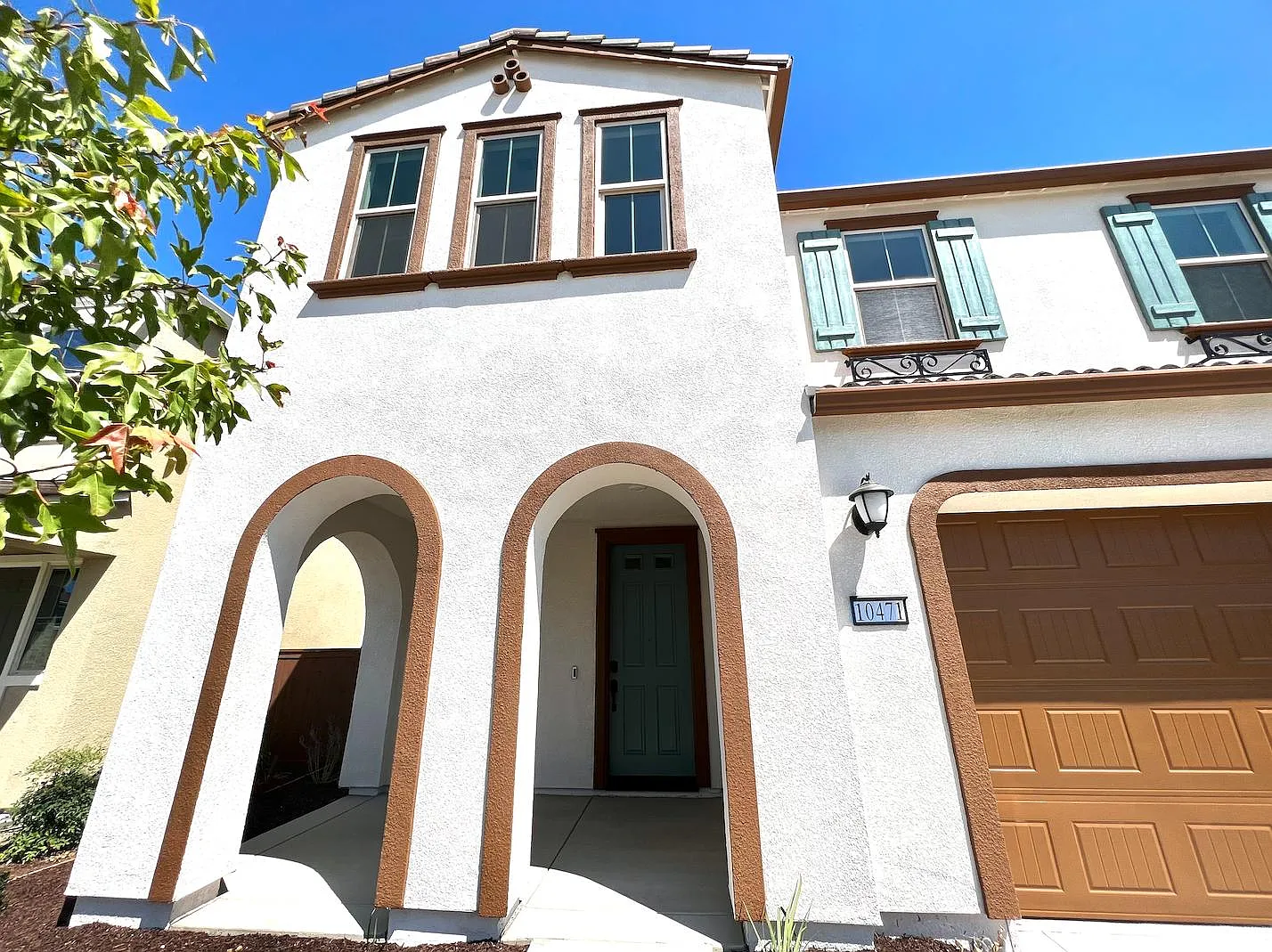 4 bed, 1945 sqft, $3,100 — Photo 2