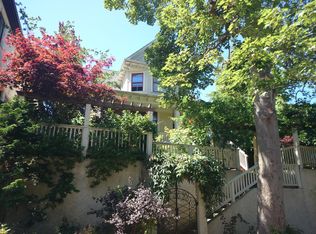 2215 Bigelow Ave N, Seattle, WA 98109