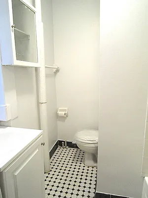 Rented by City Connections Realty | media 18