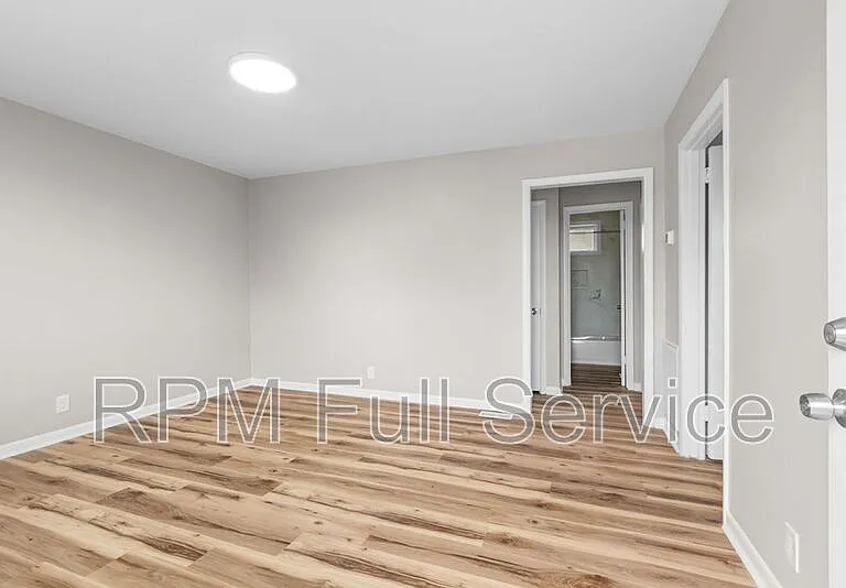 895 W Sharpe Ave #A — Photo 22