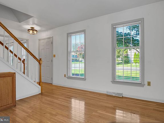 4th image of 70 Millstone Dr