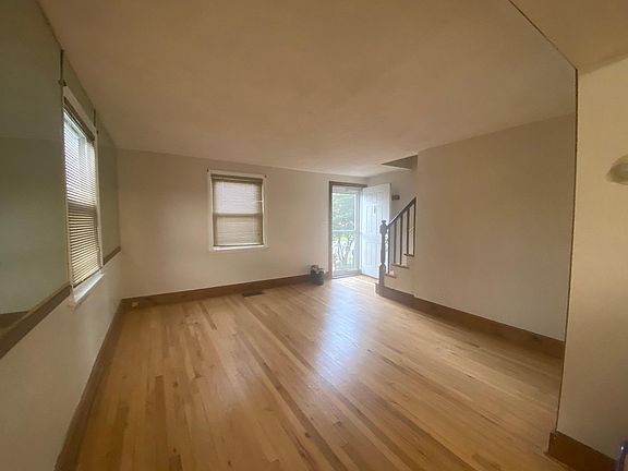 3rd image of 136 Tennessee Ave