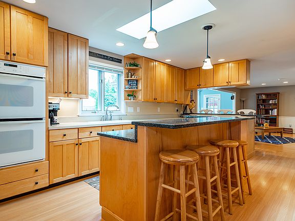 4th image of 500 Evans Ln