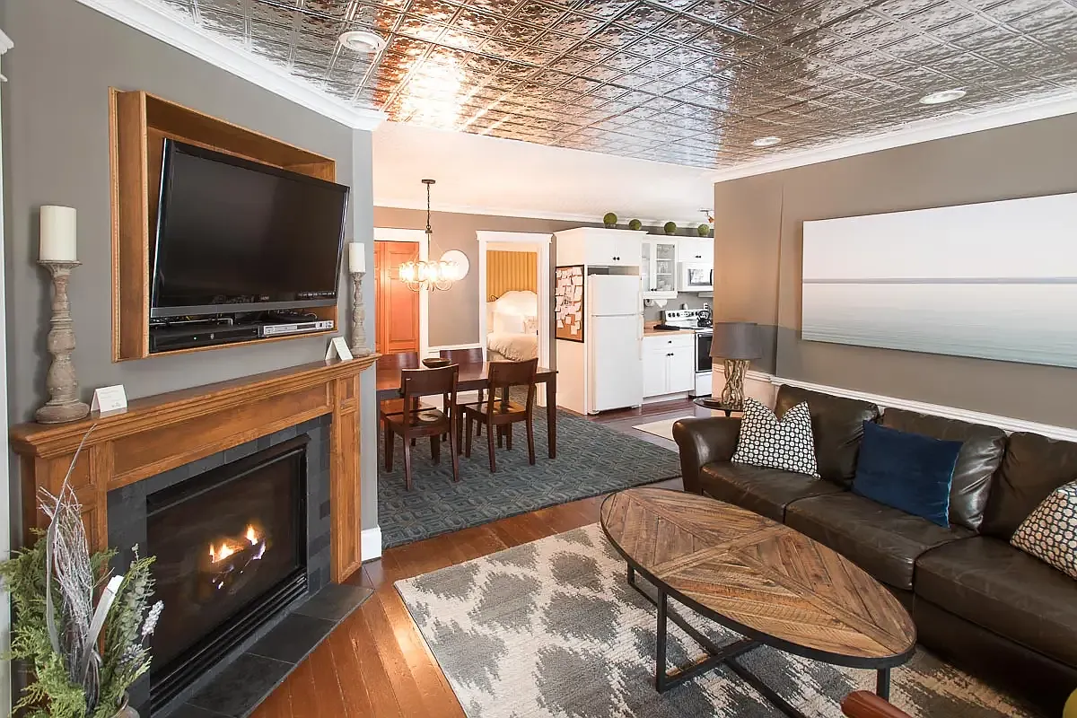 2 bed, 1022 sqft, $6,000 — Photo 2