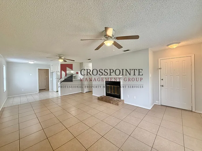 Building Photo - 4588 Oak Hill Dr