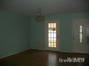 5th image of 1860 Tropic St