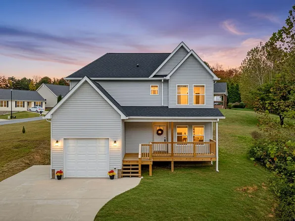 215 Brighton Pl, Bristol, TN 37620