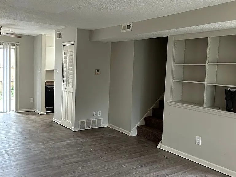 3736 Cambridge Station Dr — Photo 11