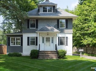 12 Pine St, Closter, NJ 07624