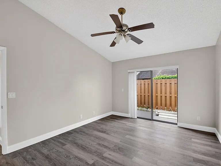 484 Springdale Cir #48D — Photo 15