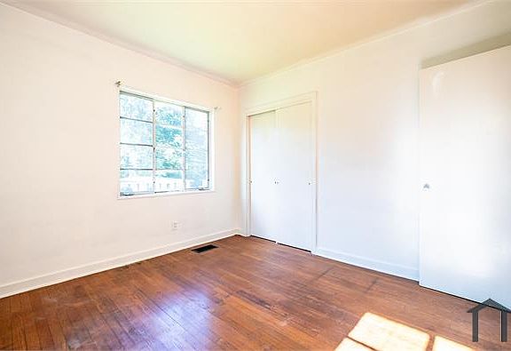5th image of 368 Cummins St