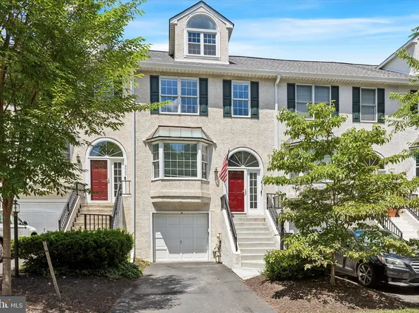 3069 Mitchell Ct, Lafayette Hill, PA 19444