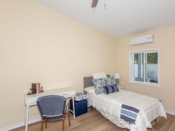 5th image of 1117 E Gurley St #35