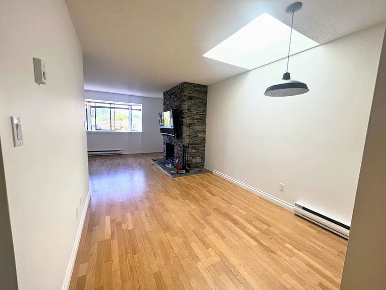 3437 W 4th Ave #17 — Photo 4