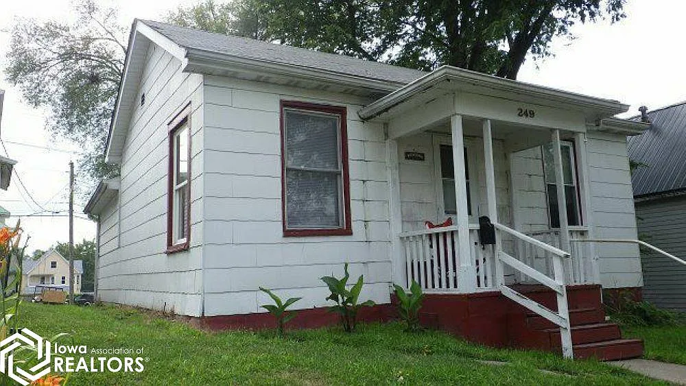249 S 10th St photo 1