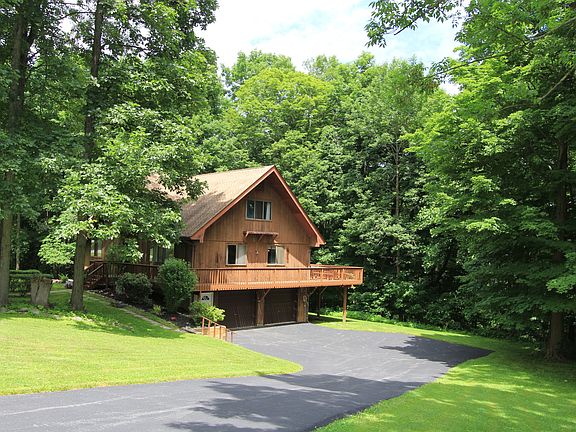 3rd image of 14 Fawn Dr