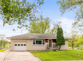 171 Academy St, Poynette, WI 53955