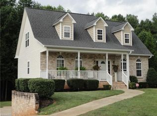 260 High Knoll Dr, Walkertown, NC 27051