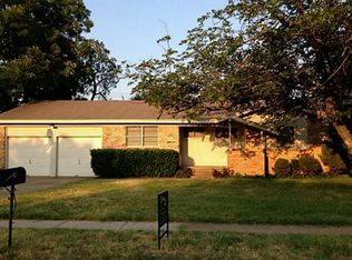 1703 Robin Rd, Pantego, TX 76013