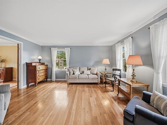 5th image of 1313 Woodhill Dr