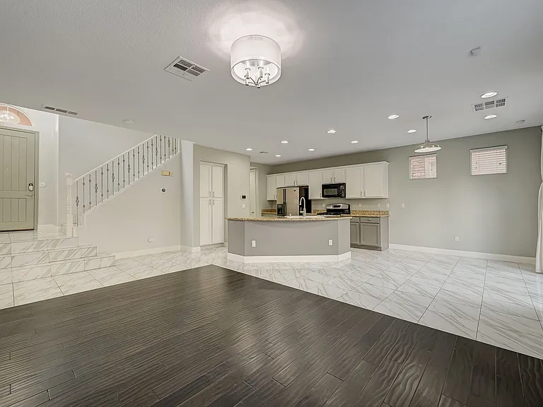 2429 Granada Bluff Ct — Photo 6