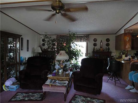 3rd image of 7 W Canyon Dr