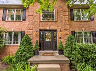 1063 S Lake Dr, Gibsonia, PA 15044