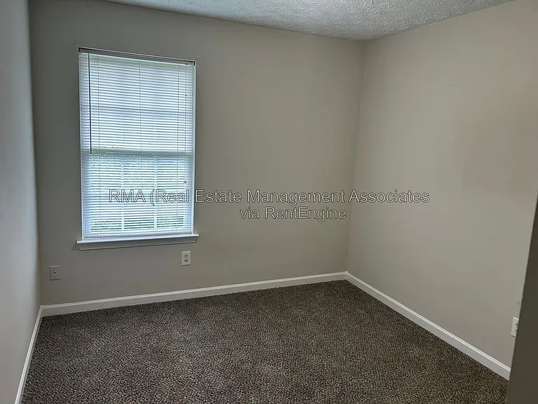 1749 Carrington Dr — Photo 9