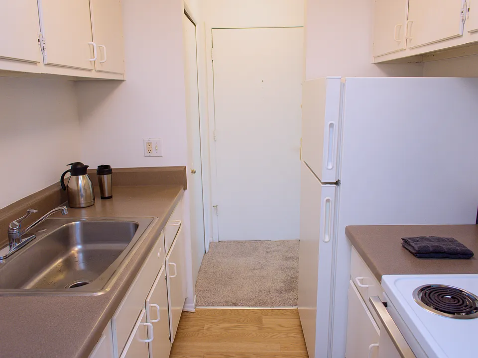 Hawthorne Club Apartments