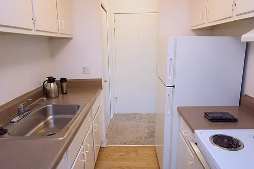Hawthorne Club Apartments Photo 1