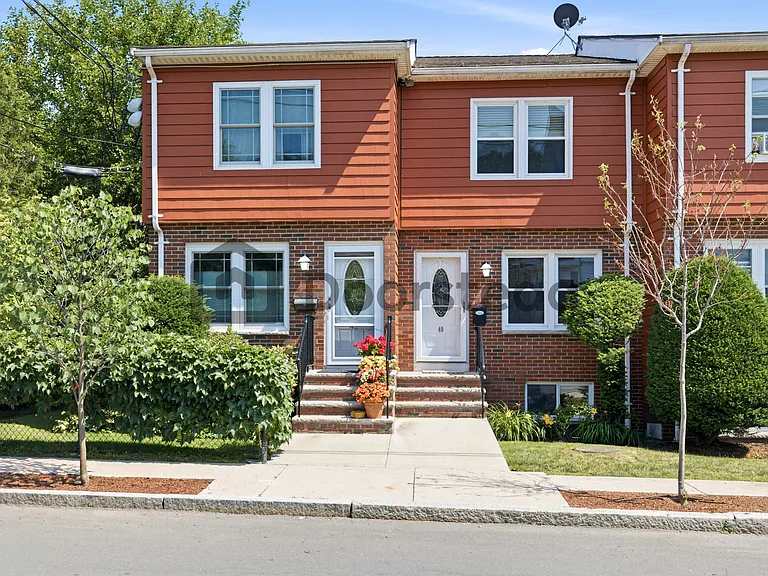 40 Brook St — Photo 2