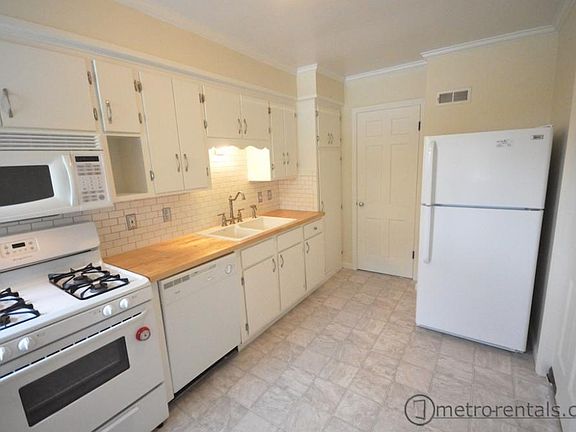 2nd image of 549 Eastmoor Blvd