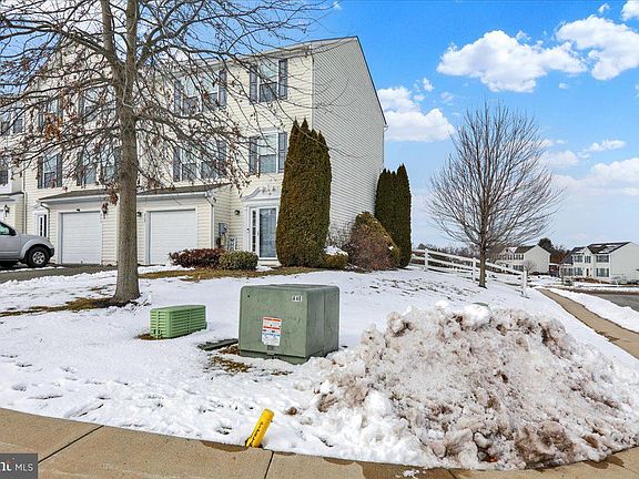3rd image of 268 S Savanna Dr