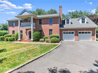 18 Leona Dr, Stamford, CT 06907