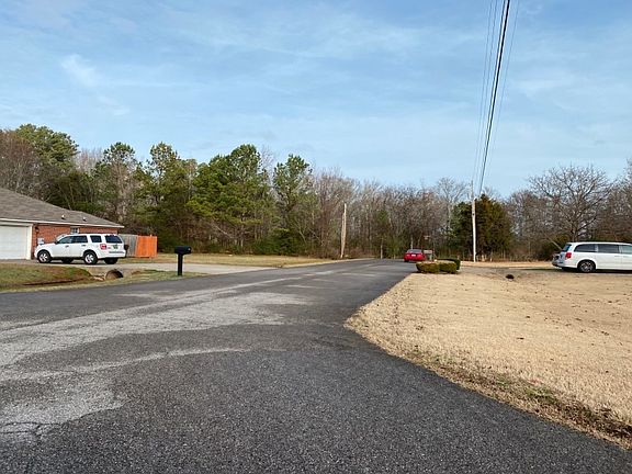 5th image of 197 Brook Wind Dr