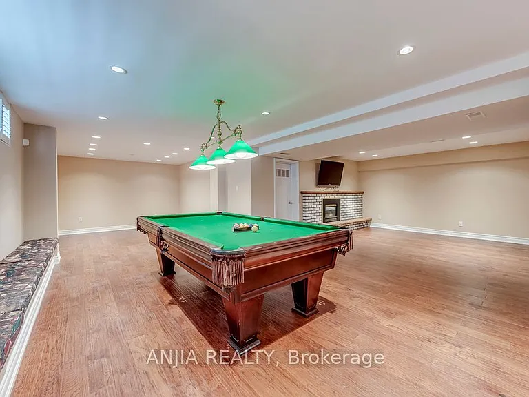 2419 Lionheart Cres — Photo 29