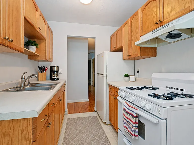 515 5th St SE #9 — Photo 2