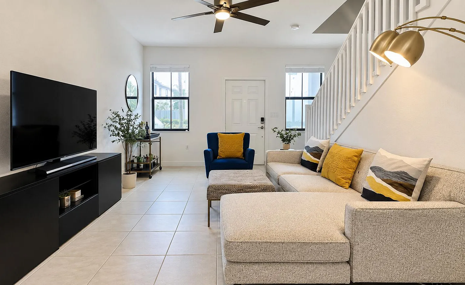 3 bed, 2.5 bath, 1539 sqft, $3,700 — Photo 3