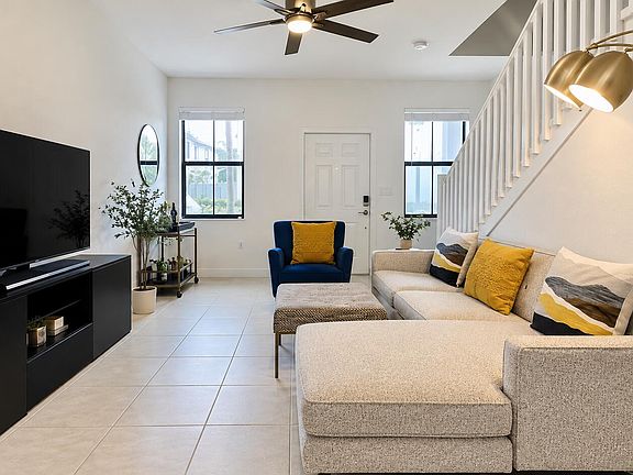 3rd image of 520 SW 19th Way
