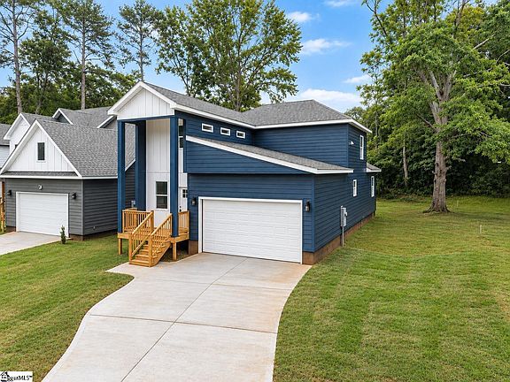 4th image of 112 Hillcrest Cir