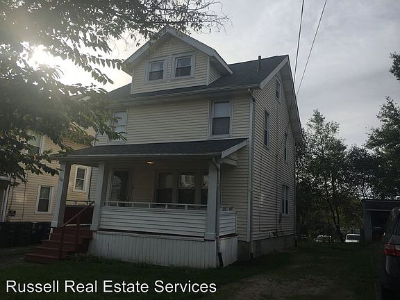 3rd image of 768 Roselawn Ave