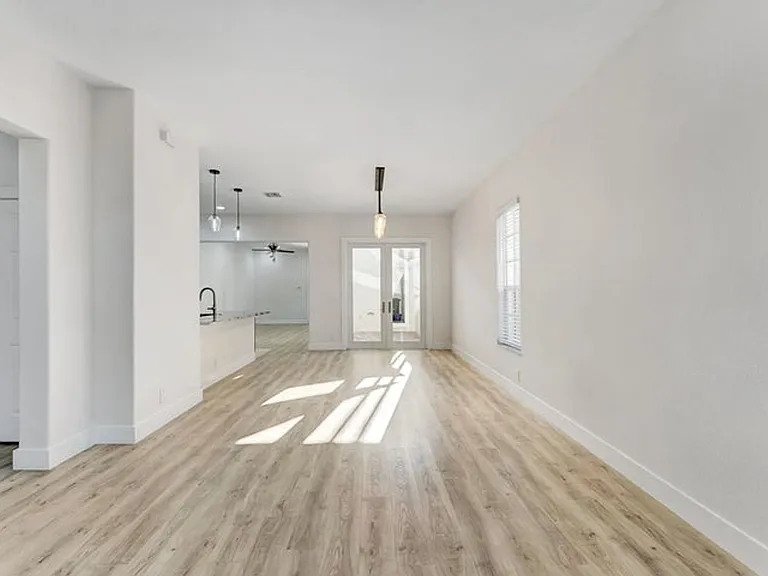 406 NW 25th Ave — Photo 5