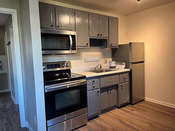 4th image of 320 N Jefferson St APT 7